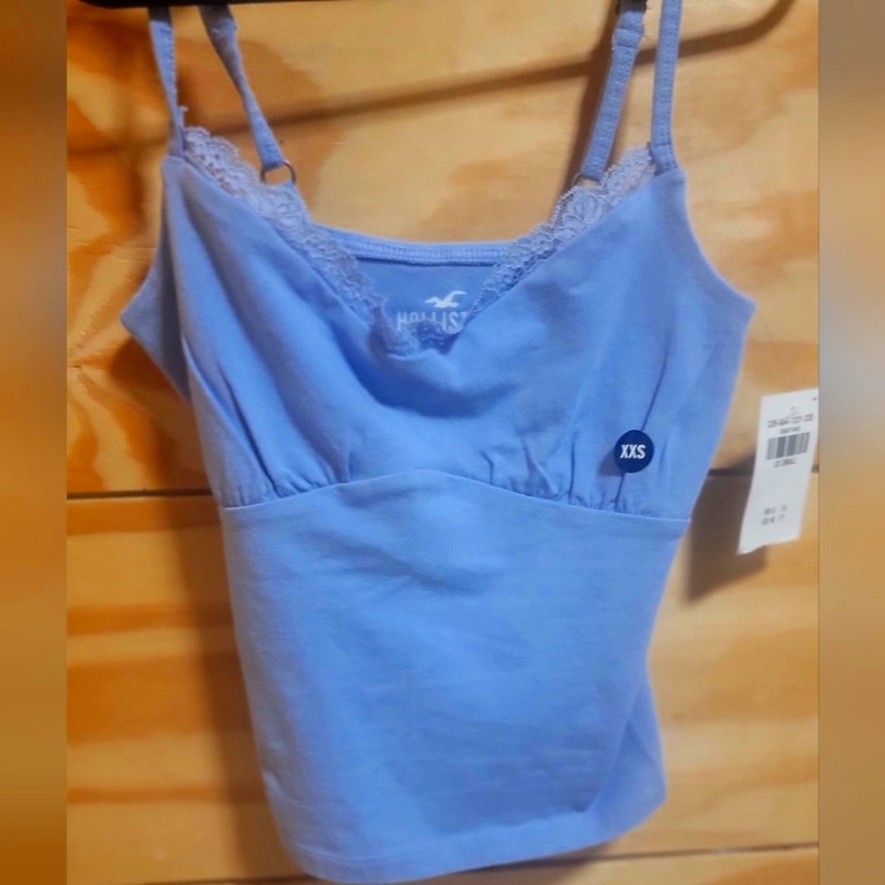 Hollister top NWT